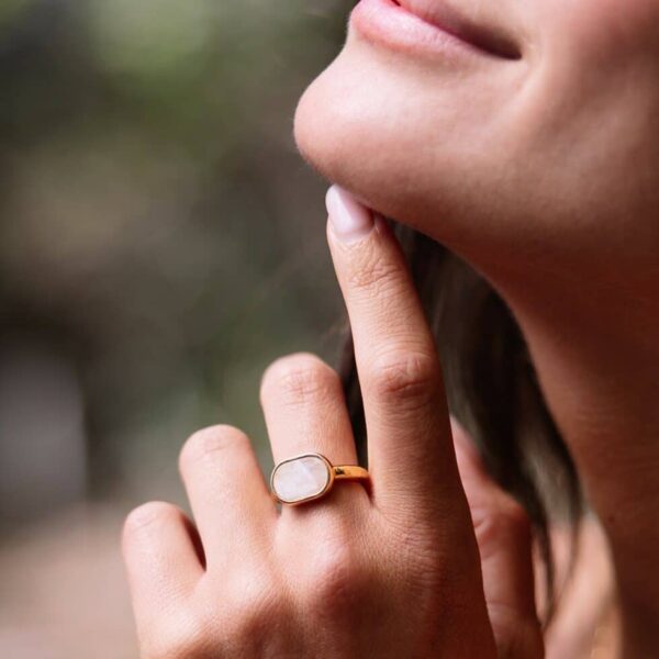 Neoma Ring